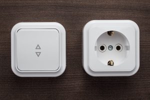 Montaj prize si intrerupatoare